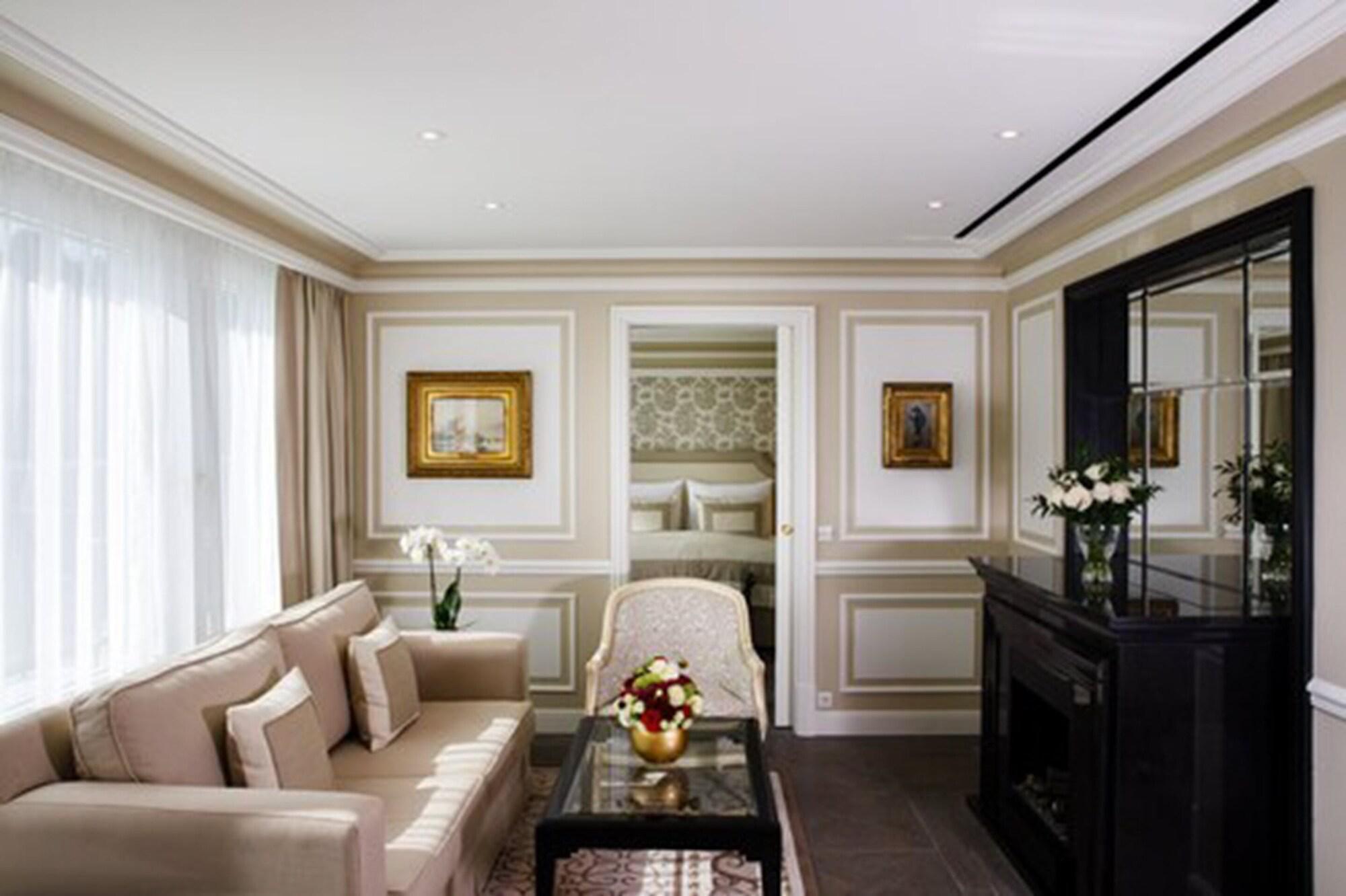Hotel Sacher Зальцбург Экстерьер фото A suite at the Mandarin Oriental, Paris