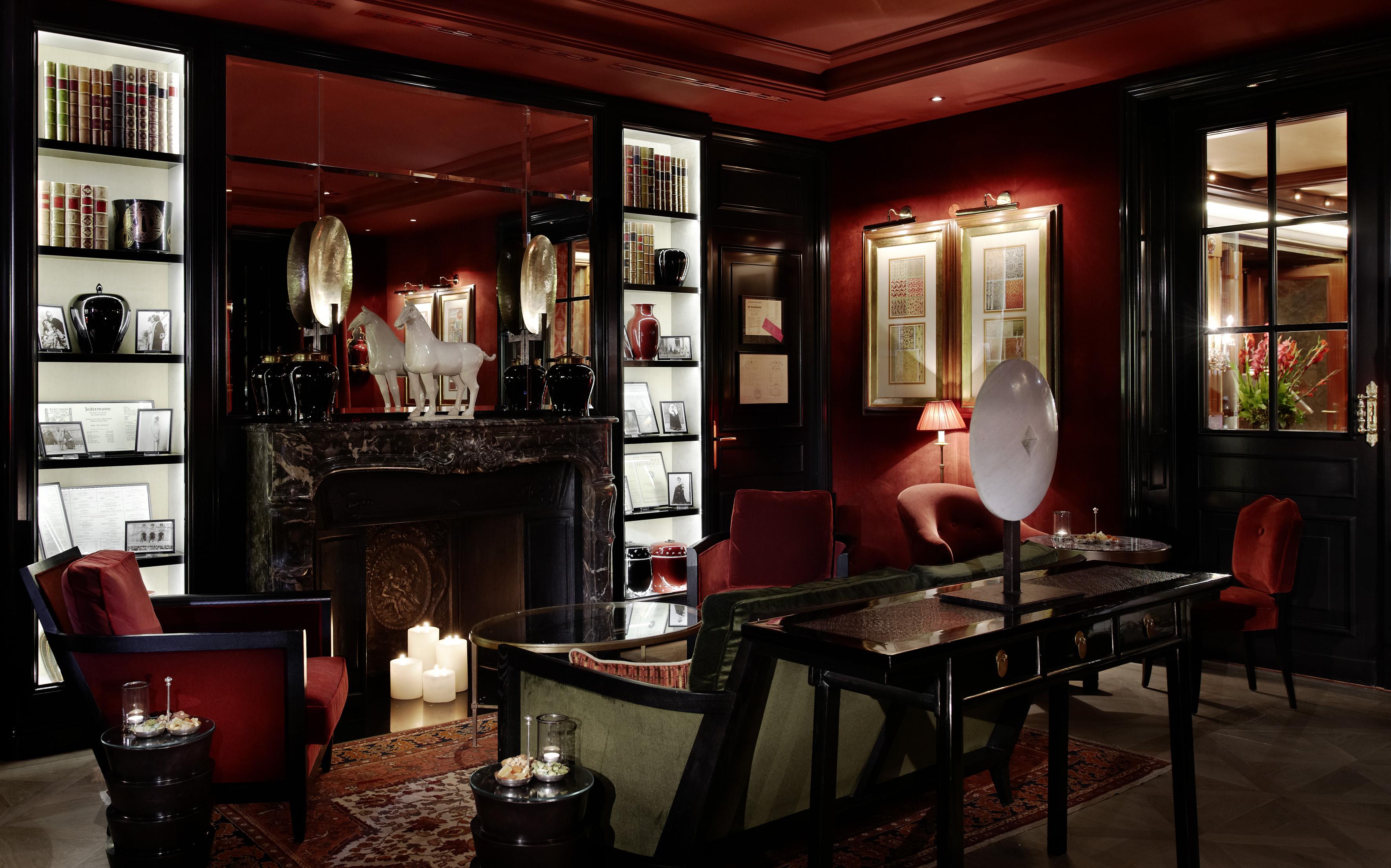 Hotel Sacher Зальцбург Интерьер фото The Library