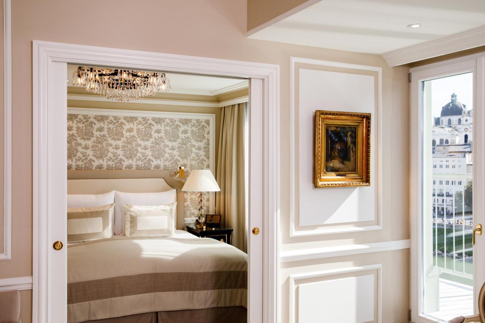 Hotel Sacher Зальцбург Экстерьер фото A suite at the Four Seasons Hotel